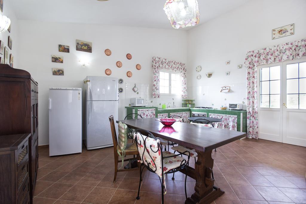 Villa Raimonda Putifigari المظهر الخارجي الصورة