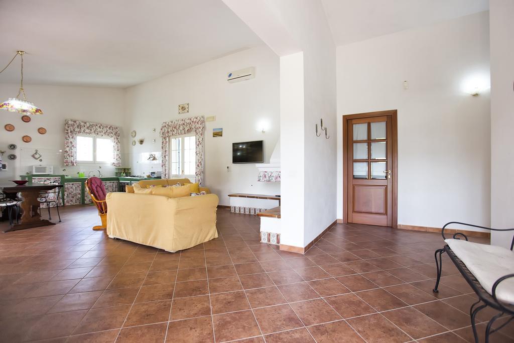 Villa Raimonda Putifigari المظهر الخارجي الصورة